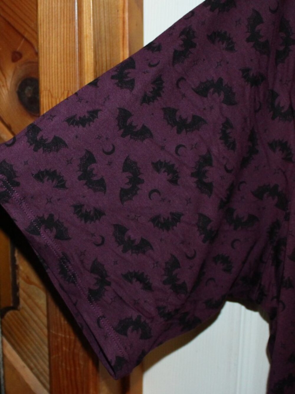 NWT Torrid, super soft, "BATS" tunic, purple and black, 5X(28W) CUTE! - Picture 4 of 8